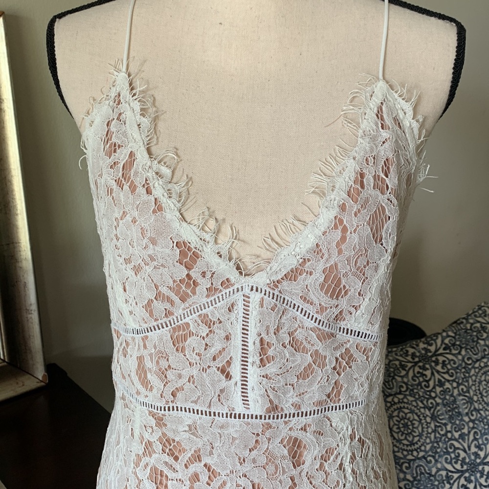 NWT Showpo Do+Be Looking Me Over Off white lace floral boho Maxi Dress large - Picture 11 of 15